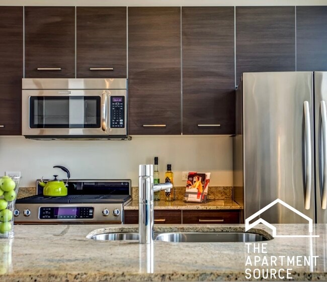 910 W Huron St unit 2 BED, Chicago, IL 60642 - photo 5