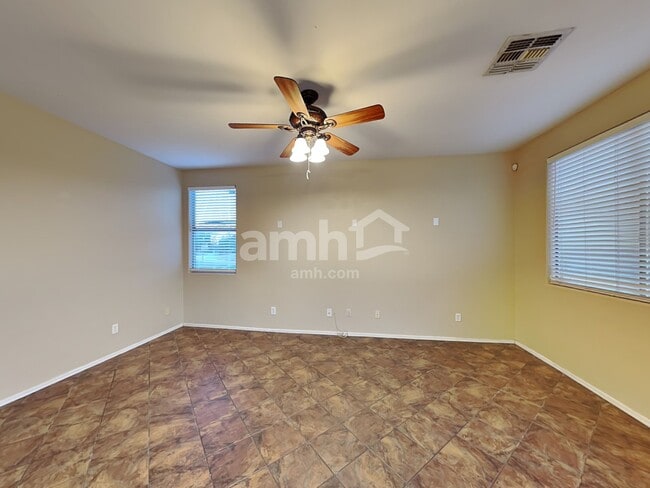 7592 W Ranchers Dr, Tucson, AZ 85757 - photo 6