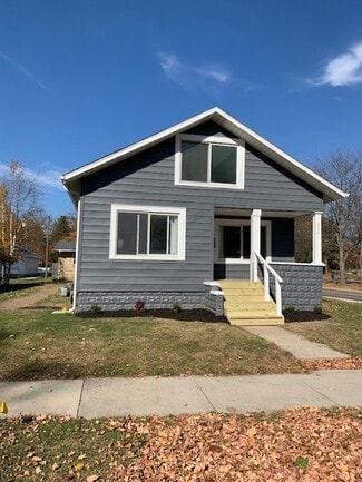 824 Center St, Findlay, OH 45840