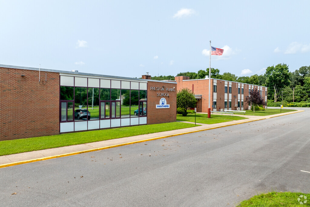 Preston Plains Middle School is a public school in Preston serving students in grades 6-8.