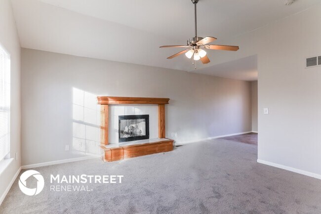 960 N Walnut St, Olathe, KS 66061 - photo 5
