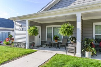 8760 S Apple Creek Dr, Oak Creek, WI 53154