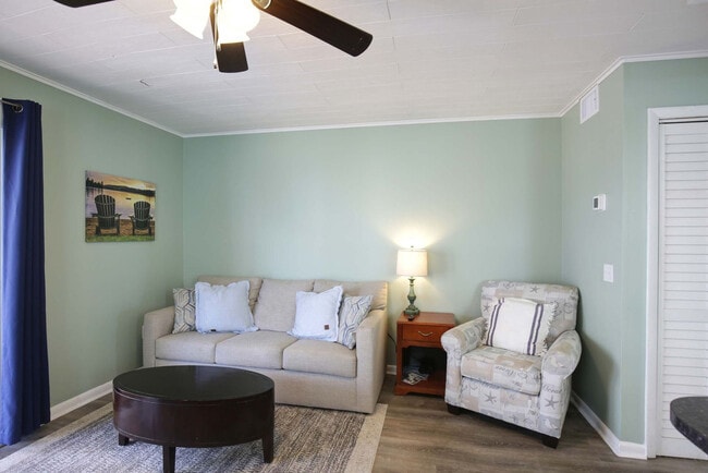 606 Carolina Beach Ave S unit ID1302657P, Carolina Beach, NC 28428 - photo 2