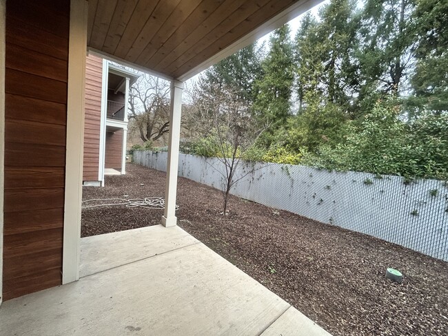 206 N Shasta Ave, Eagle Point, OR 97524 - photo 7