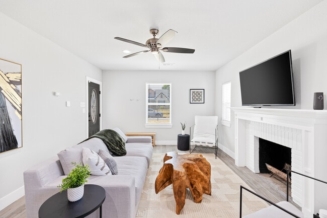 235 W Woodin Blvd unit Main, Dallas, TX 75224 - photo 7