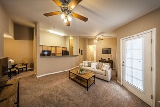 7020 Clubhouse Ln, Terre Haute, IN 47802