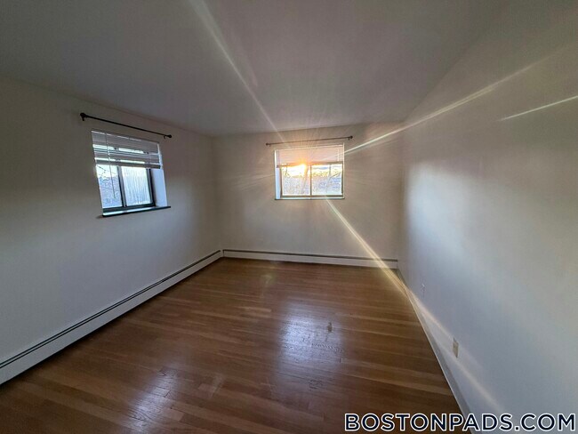 8 Riverside St unit 3-2, Watertown, MA 02472 - photo 5