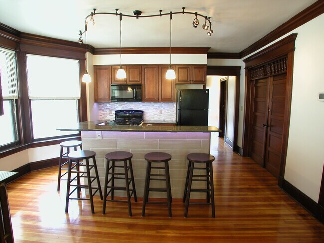 454 Hamilton St unit 8-9 BR House, Albany, NY 12203 - photo 4