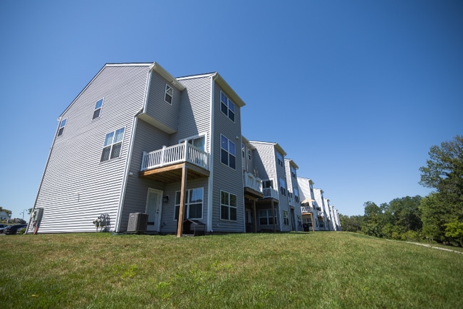 829 Pecan Rd, Spring City, PA 19475 - photo 4