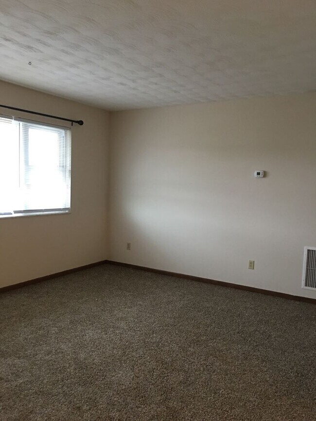 805 Mitchell Ave unit . 8, Beverly, OH 45715 - photo 4