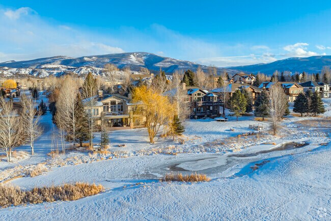 Living in Gypsum means experiencing all four seasons in a comfortable climate, with mild winters, stunning fall colors, and sunny summers. With over 240 days of sunshine a year, this beautiful mountain town offers the perfect balance of outdoor adventure and small-town charm.