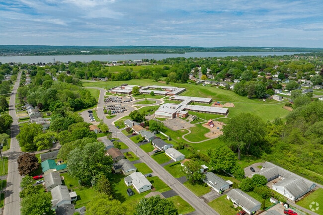 Chestnut Hill Elementary is not far from the shores of beautiful Onondaga Lake.