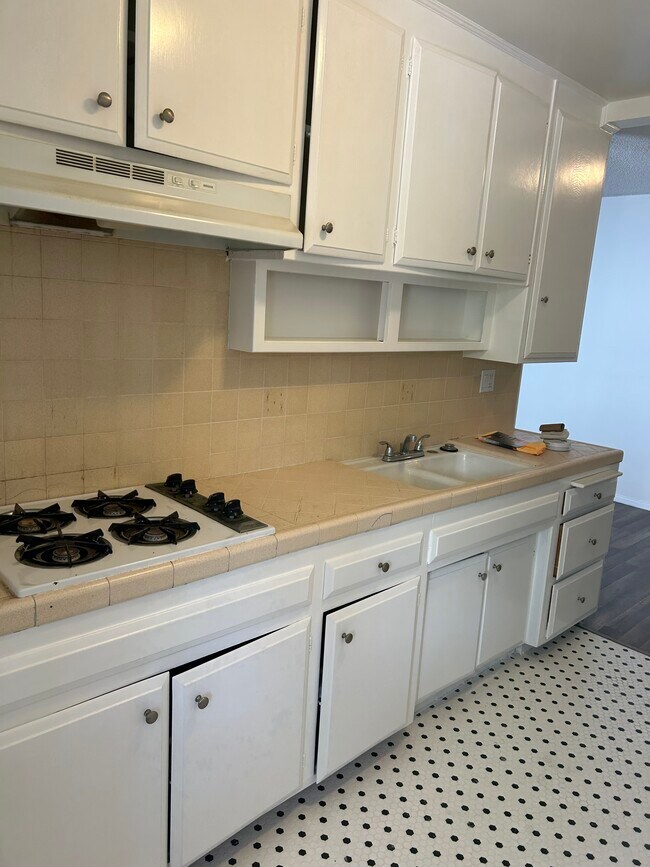 123 S St Andrews Place unit 12, Los Angeles, CA 90004 - photo 6