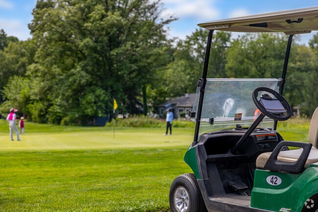 Practice your putts before your round in Audubon at the Club at Shannondell.
