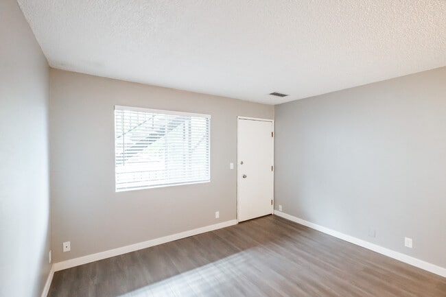 BEAUTIFULLY RENOVATED STUDIO'S... just blocks away from Campus!!!, Corvallis, OR 97330 - photo 5