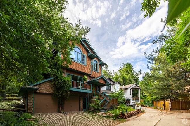 Homes in West Pearl showcase varying architectural styles.