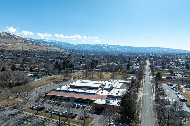 Centerville Elementary serves students in Centerville attending Kindergarten through Sixth Grade.