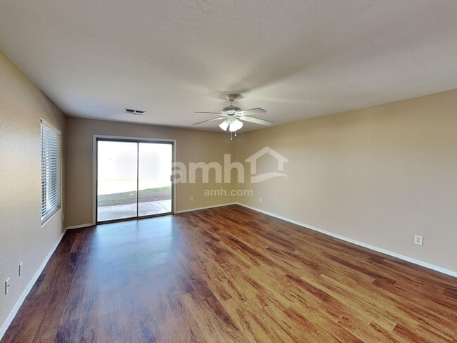 7024 W Rose Ln, Glendale, AZ 85303 - photo 6