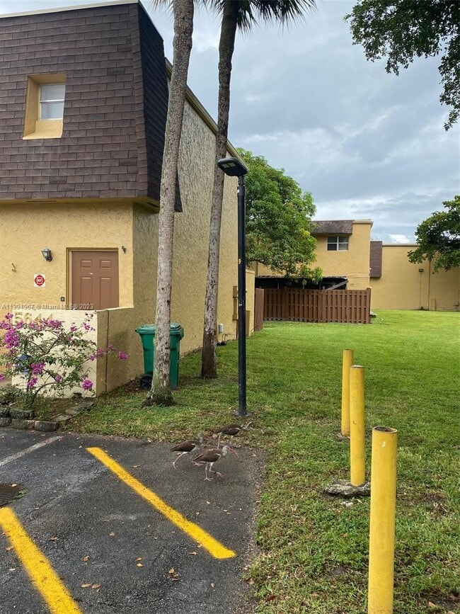 5642 Blueberry Ct Unit 10, Lauderhill, FL 33313