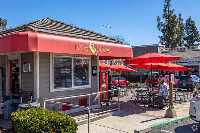 Carmel Mountain Neighborhood Carmel Mountain Plaza Duffz Doggz and Rollz