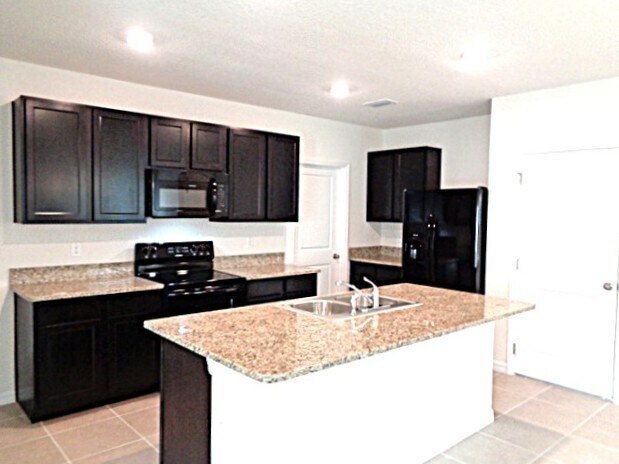 10927 Carlton Fields Dr, Riverview, FL 33579 - photo 2