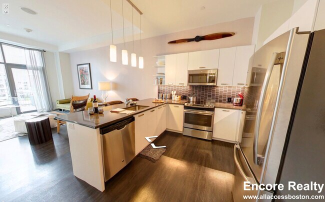 20 Child St unit PH05, Cambridge, MA 02141 - photo 3