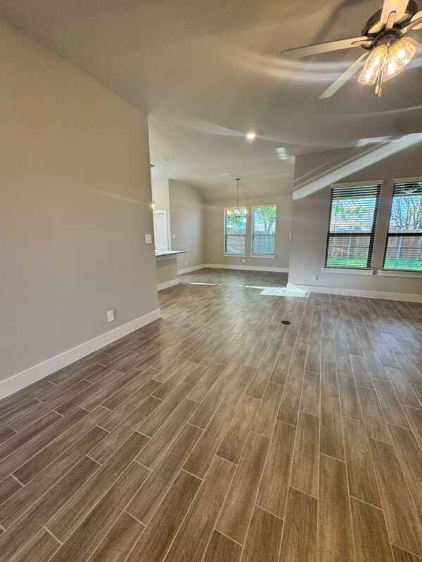 632 Mooney Dr, Saginaw, TX 76179 - photo 5