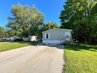 1607 Delaware Dr, Sturgeon Bay, WI 54235