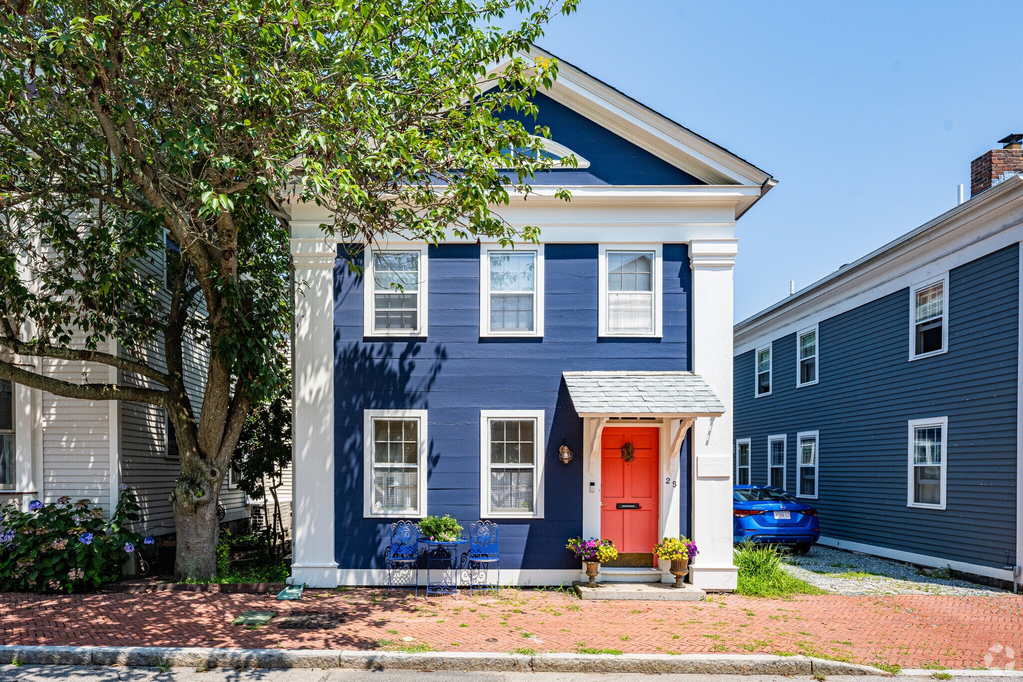 Beautiful historic colonials offer single family and multi-family units throughout Coit.
