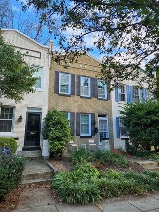 2103 37th St NW, Washington, DC 20007