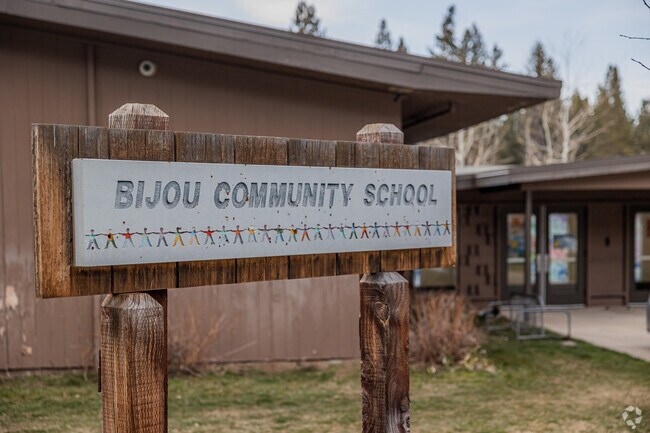 Bijou School champions bilingualism with a vibrant immersion program.