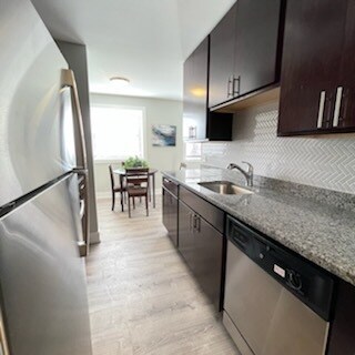 510 W Surf St Unit 1, Chicago, IL 60657