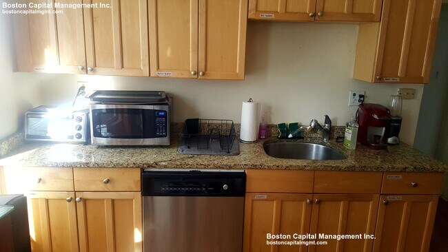528 Cambridge St unit 2, Allston, MA 02134 - photo 3