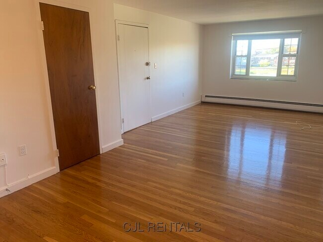 27 N Union St unit 7, Arlington, MA 02474 - photo 6