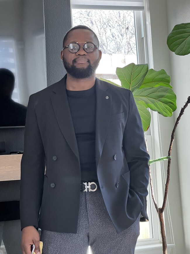 Agent Photo