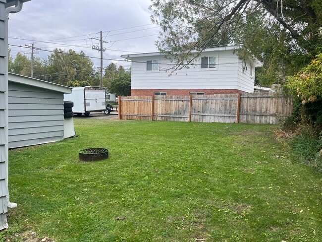 105 S 3rd E, Rexburg, ID 83440 - photo 3