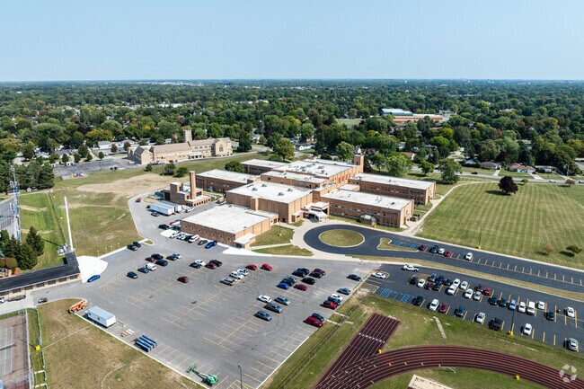 Saginaw Arts & Sciences Academy has a student-teacher ration of 15 to 1.