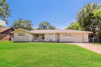 1607 17th Ave N, Texas City, TX 77590