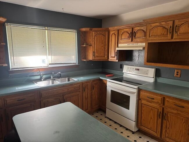 809 Lynn Ln, Rossville, GA 30741 - photo 4