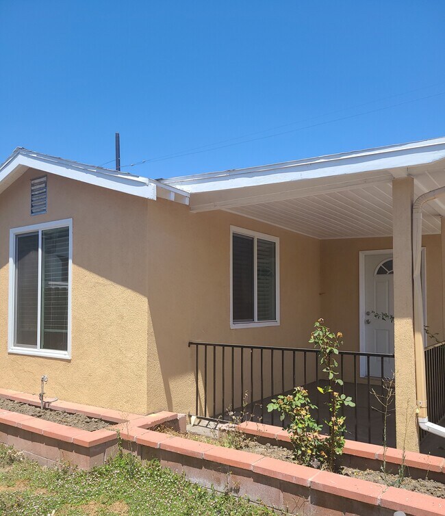 1531 W 71st St, Los Angeles, CA 90047 - photo 2