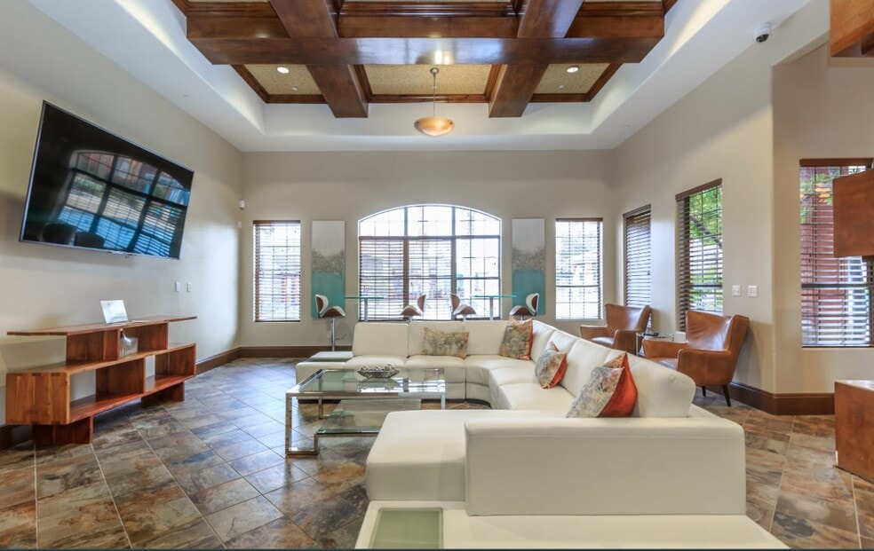 Montecito Pointe Apartments