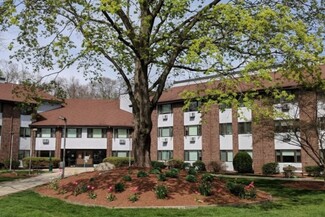 300 Brandegee Ave, Groton, CT 06340