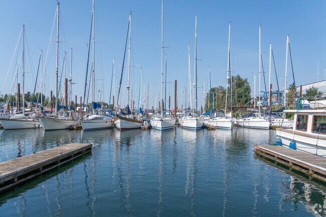 Overlook sits within easy reach of Portland’s Willamette and Columbia riverfronts.