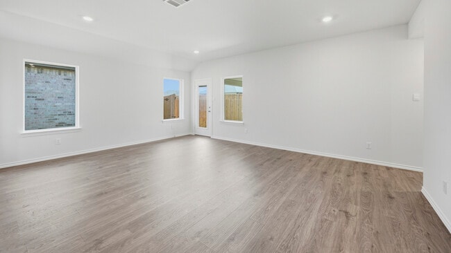 4003 Thistle Dr, Sanger, TX 76266 - photo 3