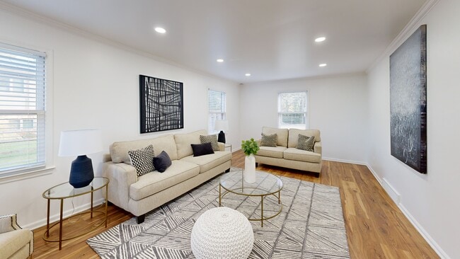 10819 E Lakeshore Dr, Carmel, IN 46033 - photo 3