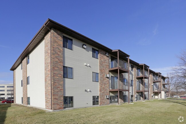 Century East Apartments, Bismarck, ND 58503 - photo 2