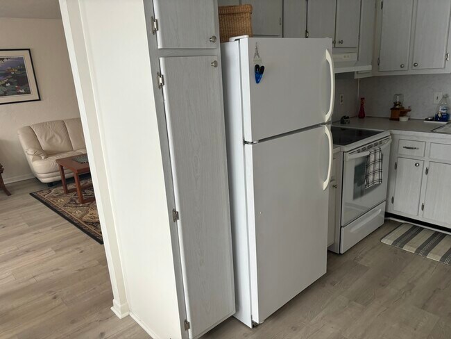 8454 111th St unit 104, Seminole, FL 33772 - photo 7