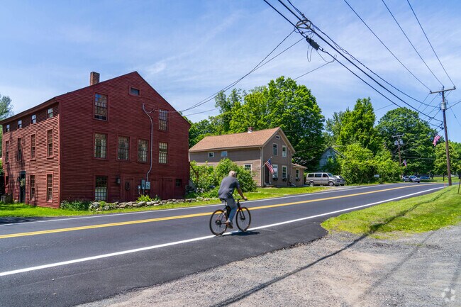 Homes in Granville’s town center sit closer together, offering a classic New England village feel.