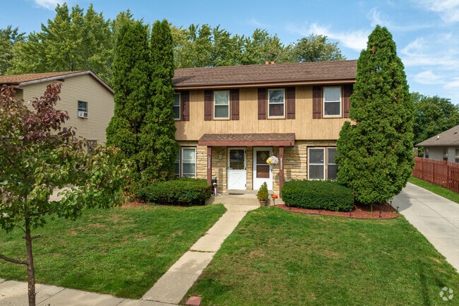 A simple Duplex style home in the Park Knoll Neighborhood.