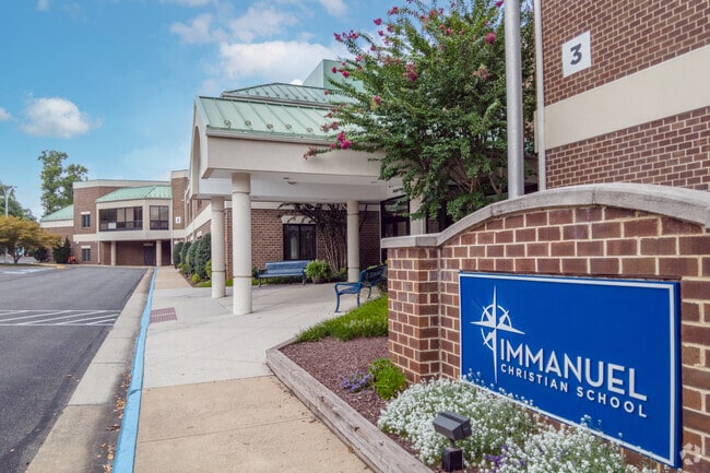 Immanuel Christian School offers K–12 education in nearby Springfield.